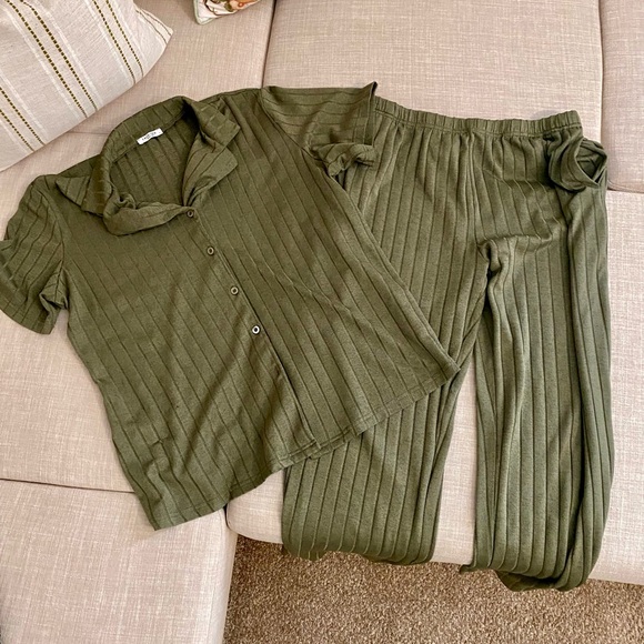 Arm green Ekouaer Womens Rib Knit Pajamas Button Up - Picture 2 of 5